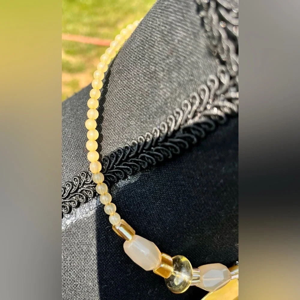 VTG 70s Yellow Shell  Like Statement Necklace Boho Chic Choker Handmade Jewelry